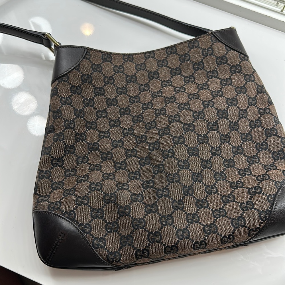 AUTHENTIC Gucci print bag